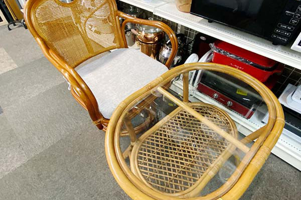 籐の椅子・テーブル